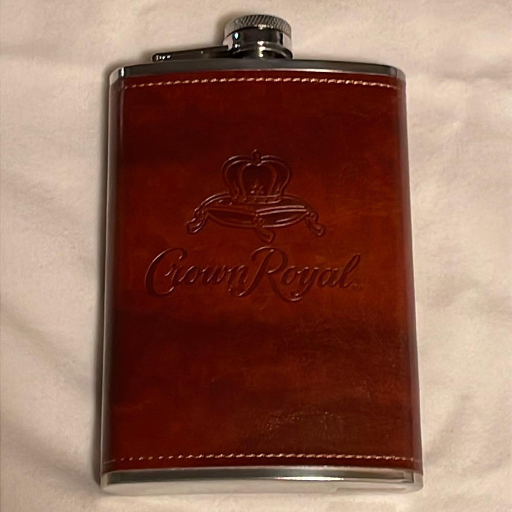 New Crown Royal flask. Brand New. Very Nice, Excellent Condition.